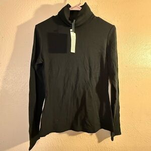 Trendy Queen Women's Black Long Sleeve Turtleneck Top